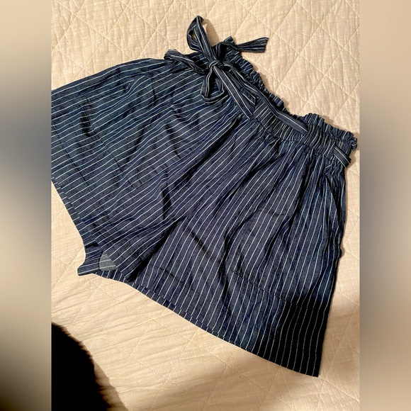 Shorts - Picture 1 of 4